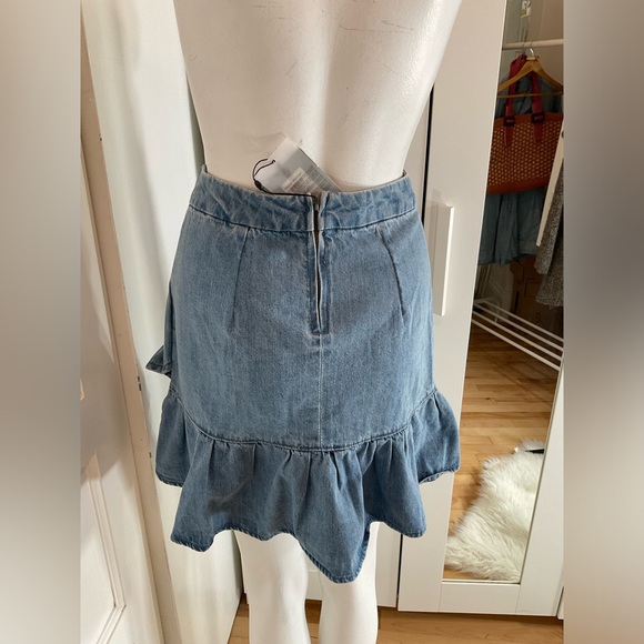 🛑🛑🛑VERO MODA MINI SKIRT - Picture 4 of 5